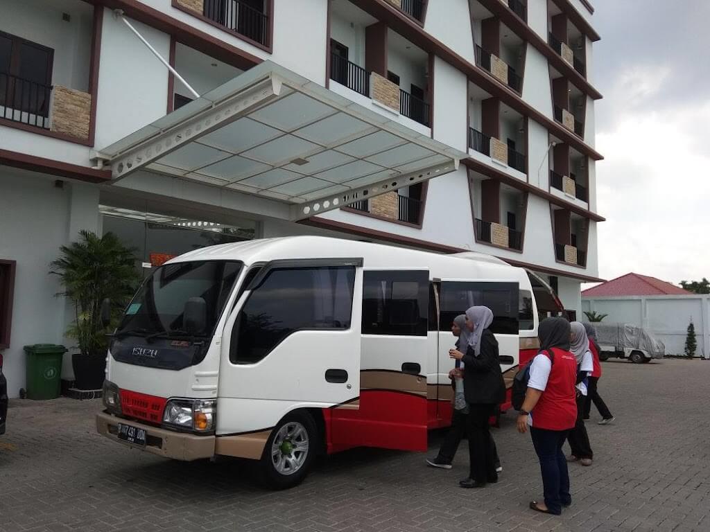 van rental medan