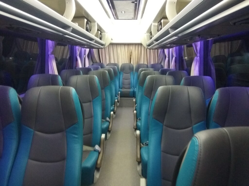 Medium bus 25 SEATER