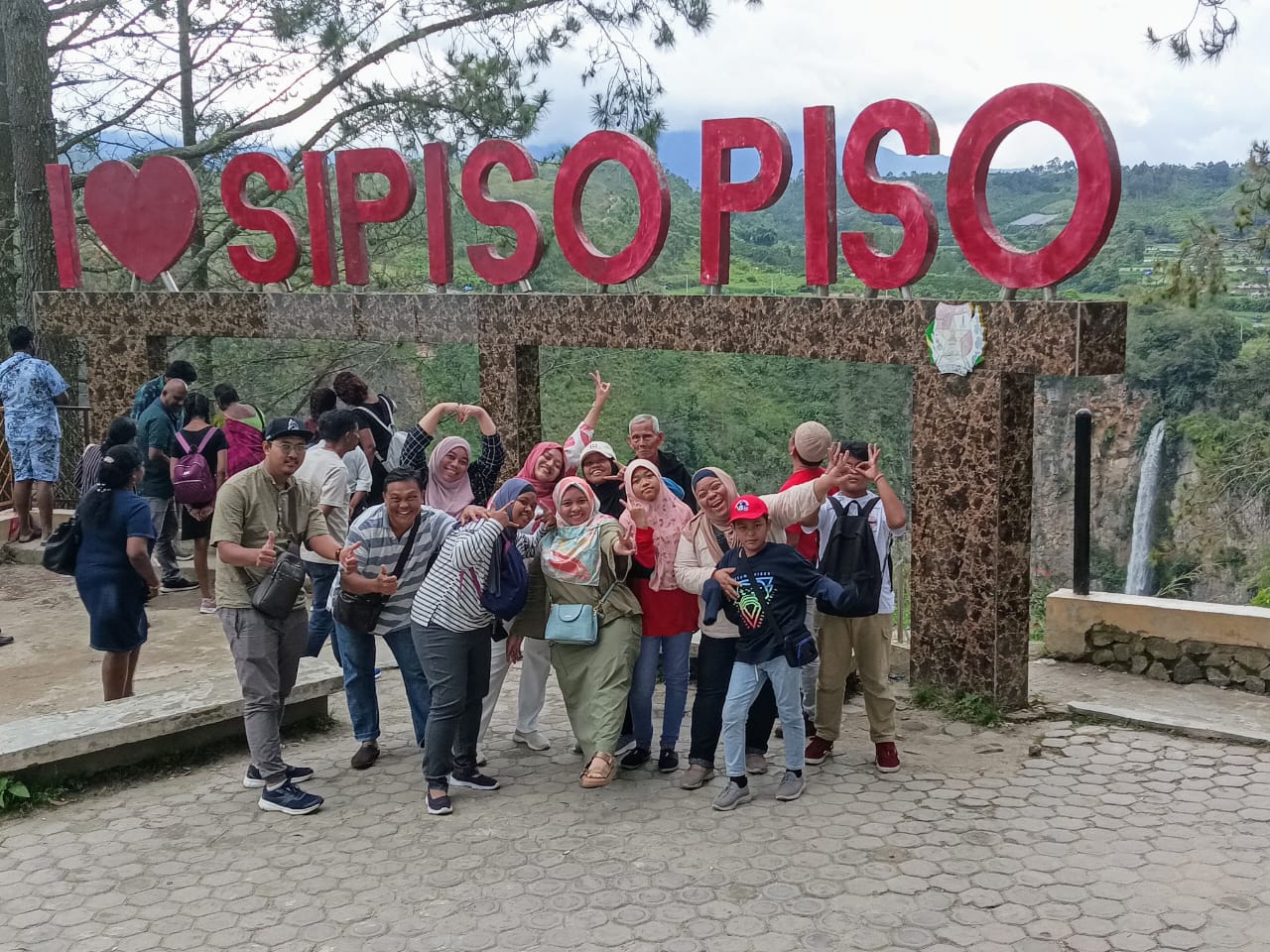 Sipiso Piso waterfall